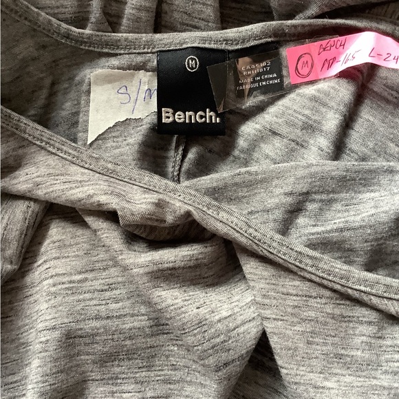 HALF PRICE 🏃‍♂️BENCH 🏃‍♂️EUC  Women’s Tank Top - Picture 3 of 4